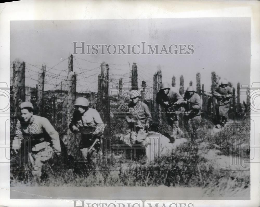 1942 Press Photo Infantrywoman Reinforcemants Soviet army - Historic Images