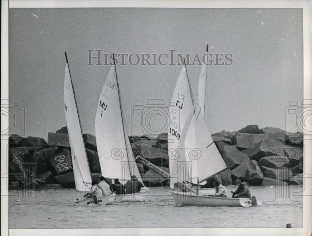 1961 Press Photo sailboats on Lake Michigan, crews of DePaul,Marquette,N Dame - Historic Images