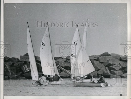 1961 Press Photo sailboats on Lake Michigan, crews of DePaul,Marquette,N Dame - Historic Images