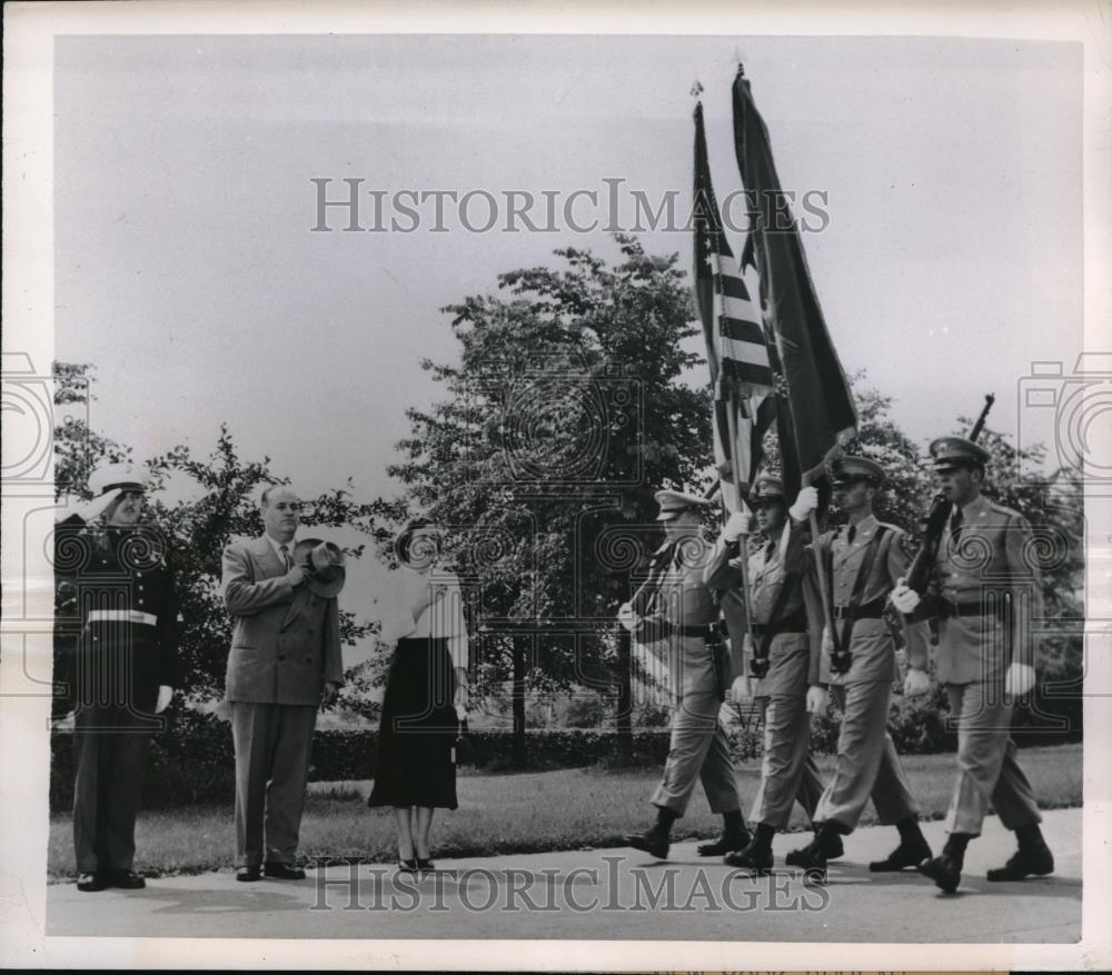 1950 Press Photo D.C. S/Sgt JW Jones,USMC, C Murr, F Walden, color guard - Historic Images