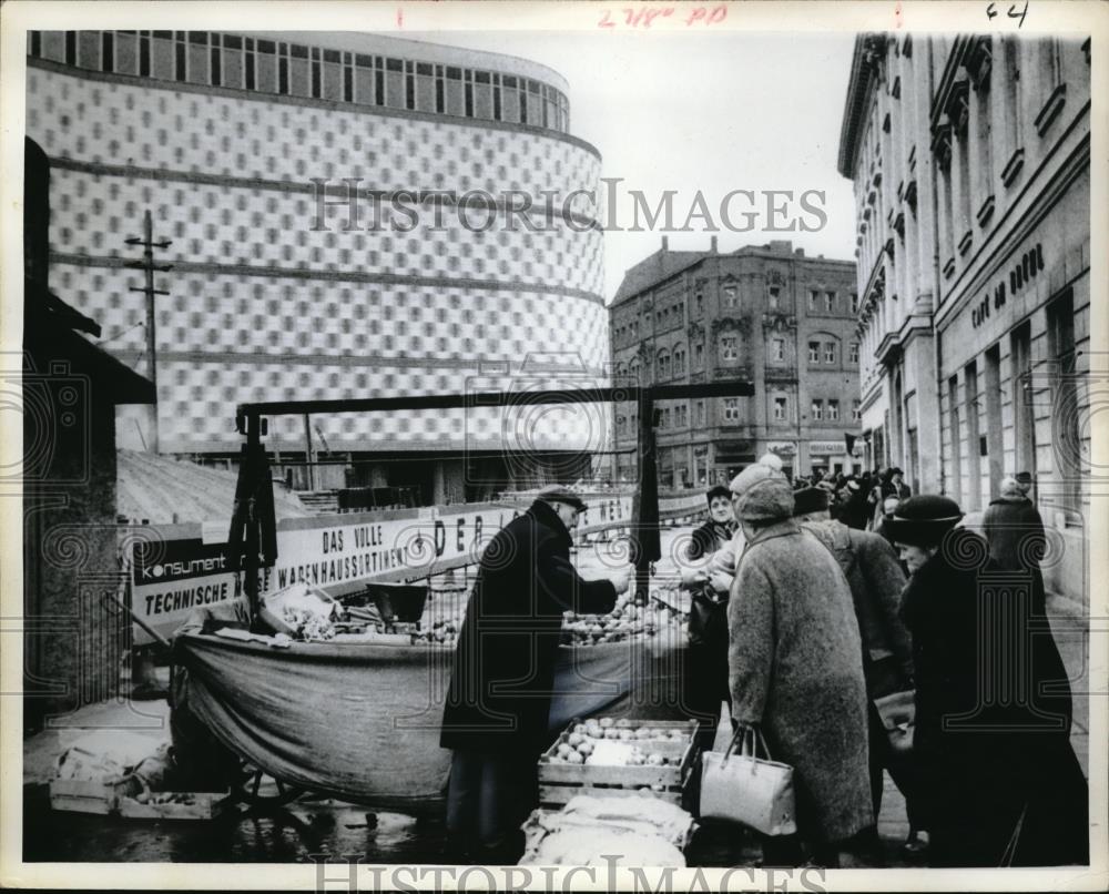 1968 Press Photo The Leipzig International Spring Fair, Leipzig, East Germany - Historic Images