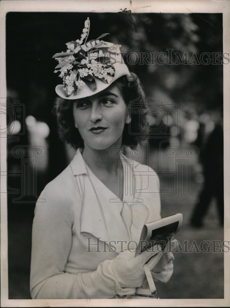 1936 Press Photo Janet Wilcott at Sarasota Springs, NY races - neb53520 - Historic Images