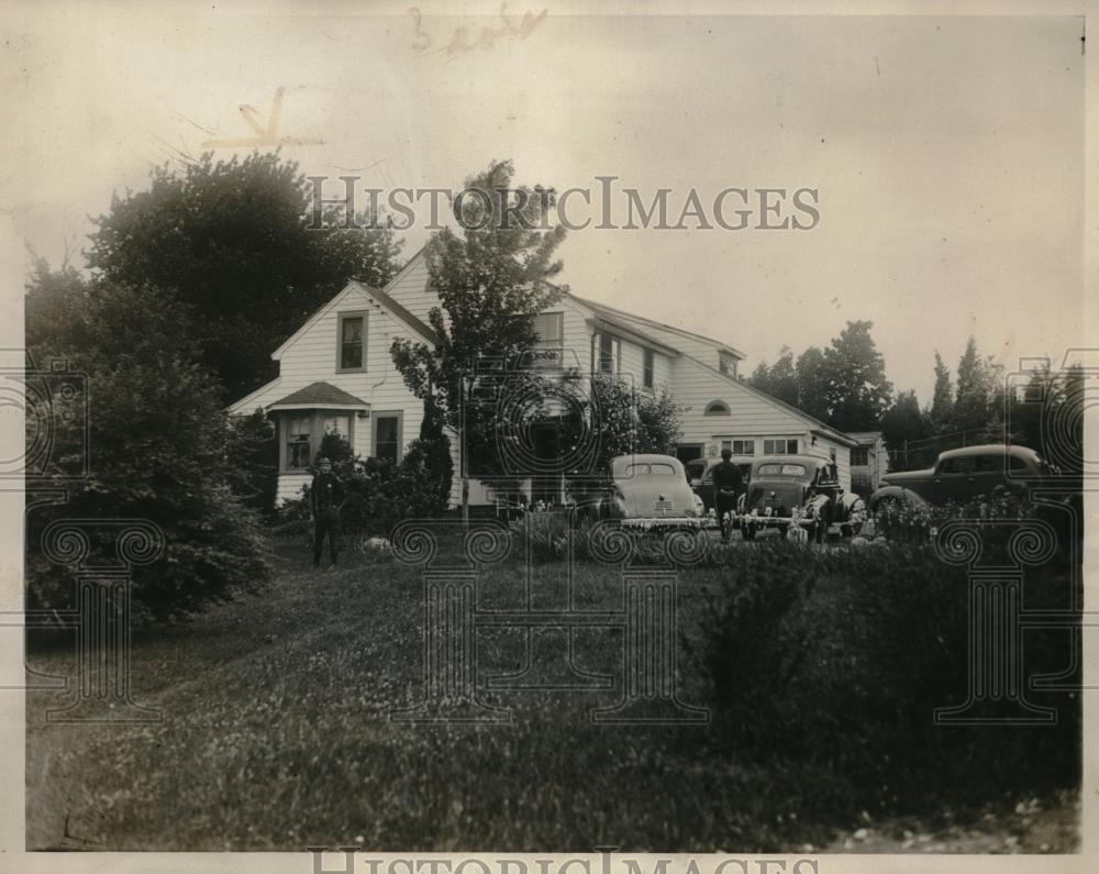 1937 Press Photo The Stony Brook home from which Mrs. William Parsons was seen - Historic Images