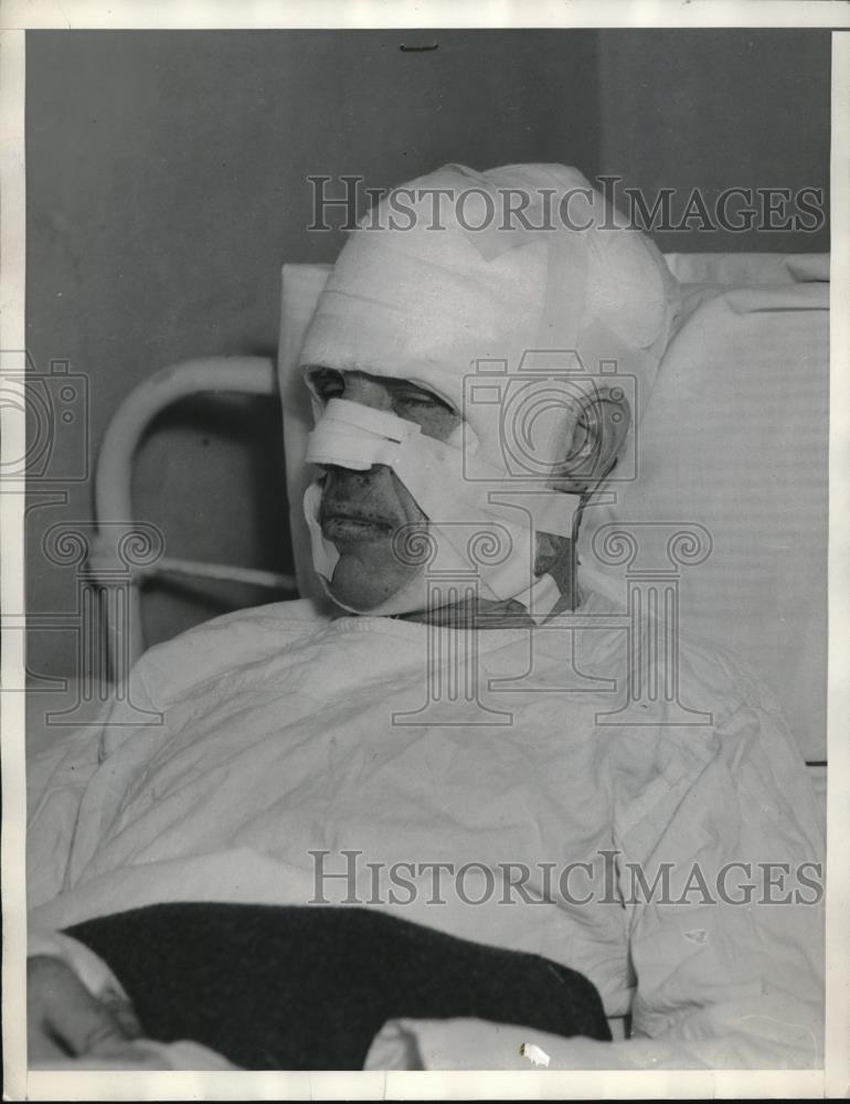 1934 Press Photo Earl Dick, Gunman Loses Battle Ends In Hospital - Historic Images