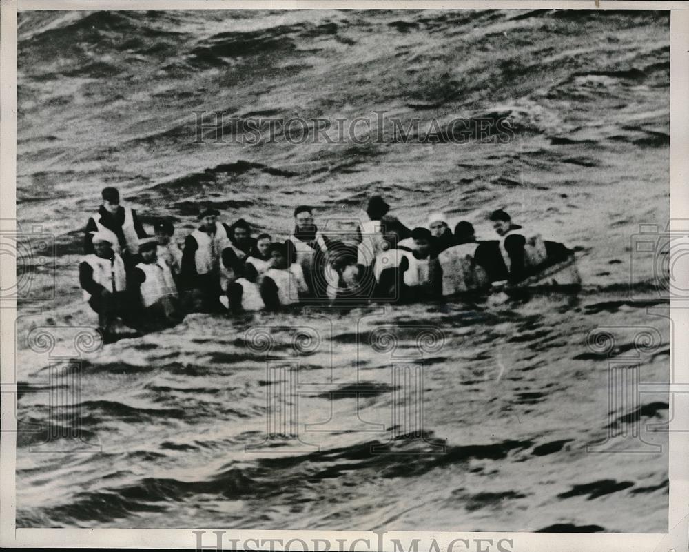 1940 Press Photo Members of crew of the Liner President Manuel Quezon - Historic Images