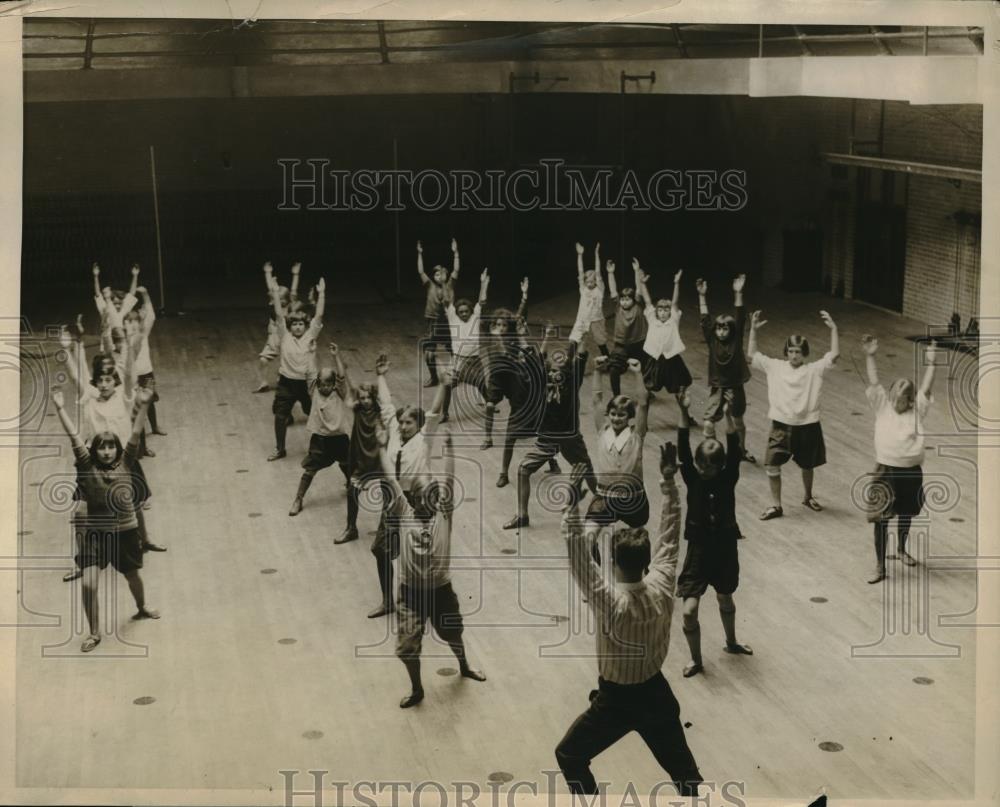 1926 Press Photo Kids at Municipal Gym in Boston Working Out - Historic Images