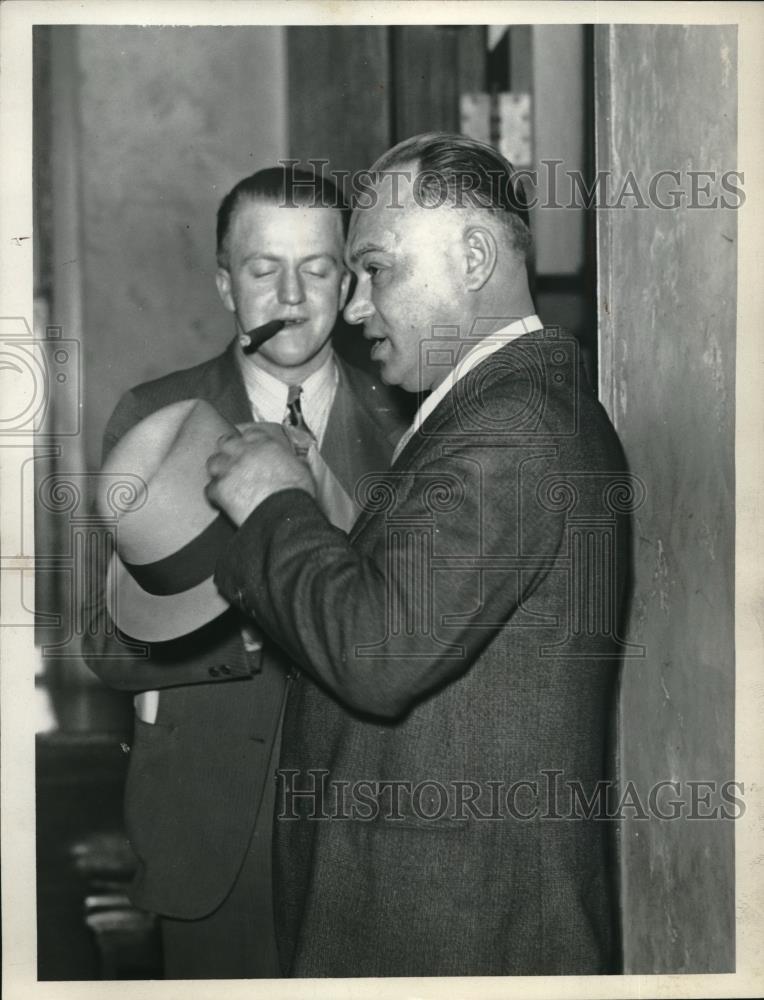 1936 Press Photo Mr John Olsgowy and another man - Historic Images