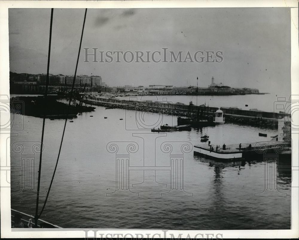 1942 Press Photo Arial view of U.S. Landing forces at Harbor of Algiers - Historic Images