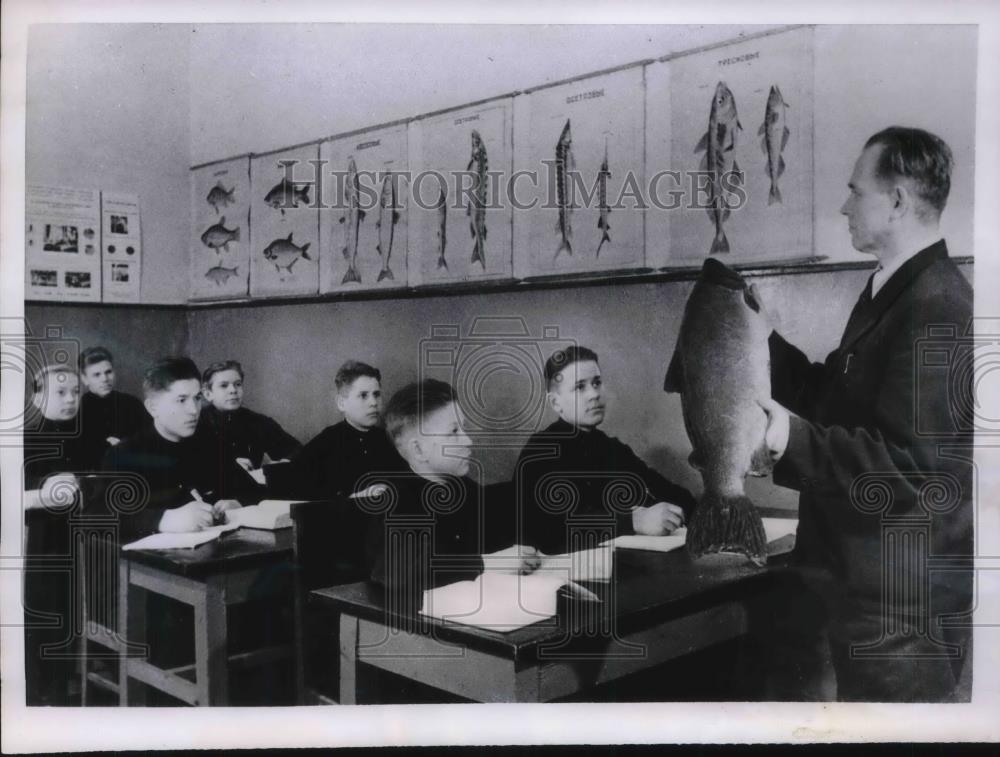 1951 Press Photo Students Of Vocational Culinary School Of Moscow In Class - Historic Images