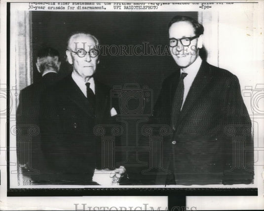 1959 Press Photo London, Philip Noel-Baker & son , Sr received Nobel Peace Prize - Historic Images