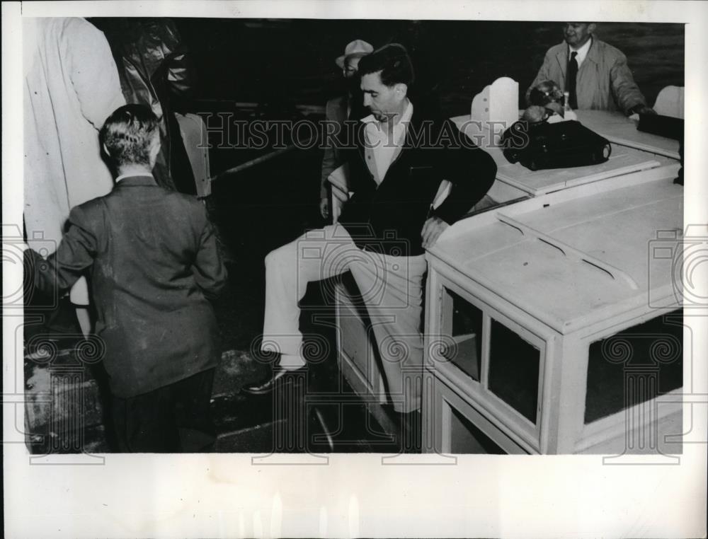 1953 Press Photo Rio De Janiero, Brazil Michael P O&#39;Brien, man without a country - Historic Images