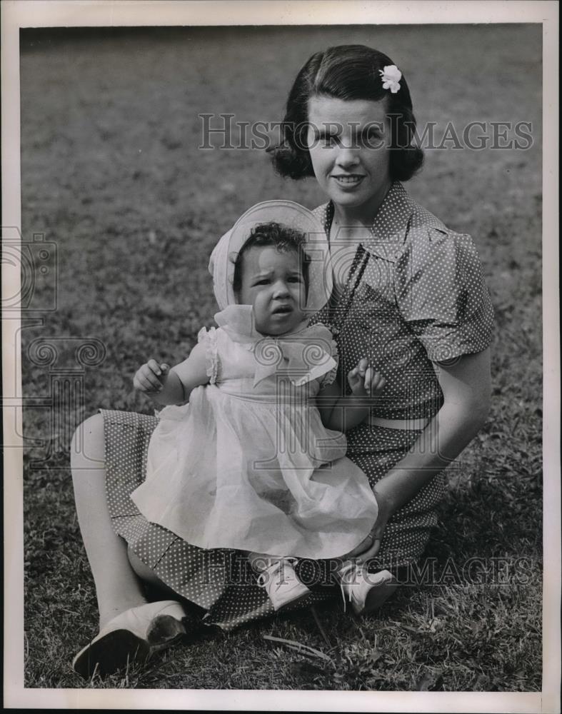 1938 Press Photo Manhasset, NY Mrs Peter Baldwin &amp; daughter Polly - Historic Images