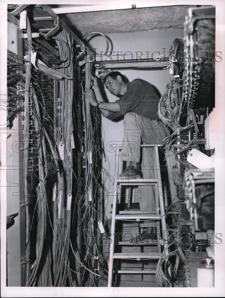 Press Photo Automatic Dial Equipment - Historic Images