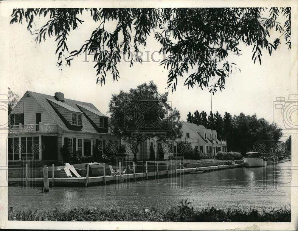 1940 Press Photo A row of Summer homes at Vermillion Lagoons - Historic Images