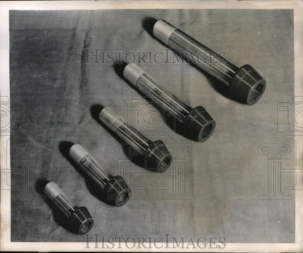 1954 Press Photo Precision aircraft bolts by Standard Pressed Steel Co in Pa. - Historic Images