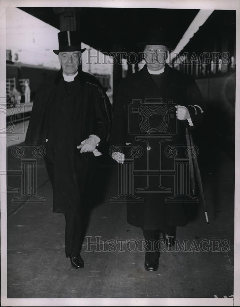 1935 Press Photo Bishop James E. Greeman Rev. William Temple Arrives in D.C. - Historic Images