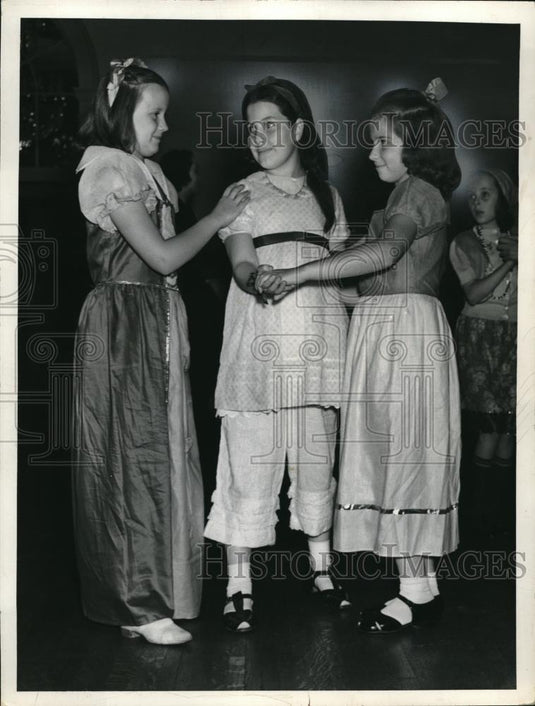 1939 Press Photo Jane Dyer Patricia Sarvood - Historic Images