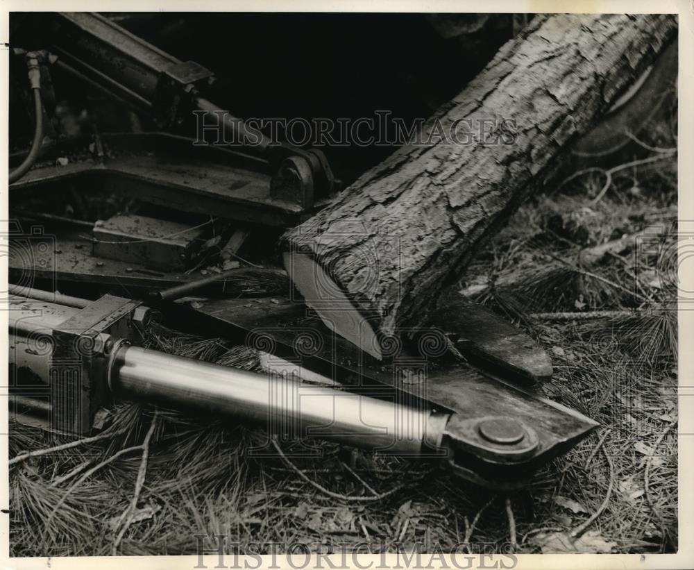 1960 Press Photo 2 hydraulic cutting heads mounted on a tractor used to cut - Historic Images