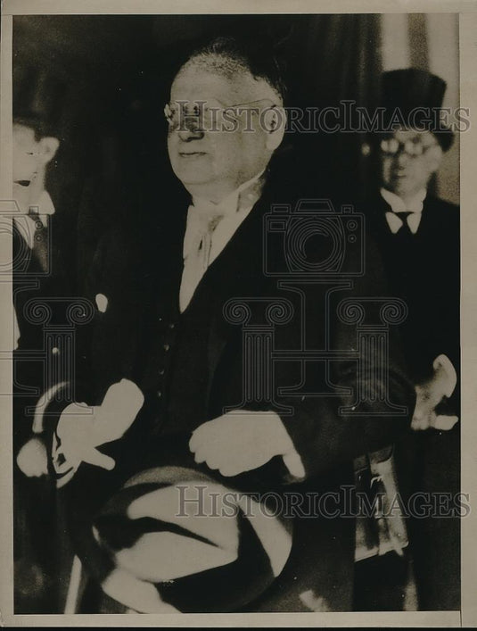 1933 Press Photo Mr Litvinoff at a conference - Historic Images