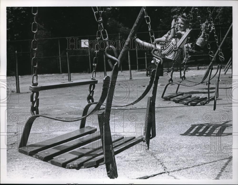 1969 Press Photo Damaged swings at Sowinski playground - Historic Images