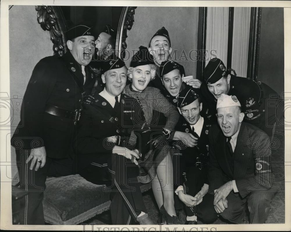 1937 Press Photo Mrs. Irene Gough with Legionnaires from Post 84 and 1070 - Historic Images