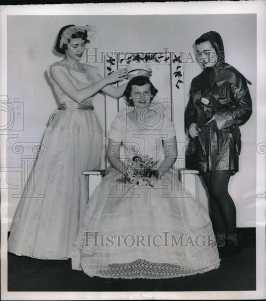 1950 Press Photo Chambersburg, Pa Wilson College May Queen Marilyn Chambers - Historic Images