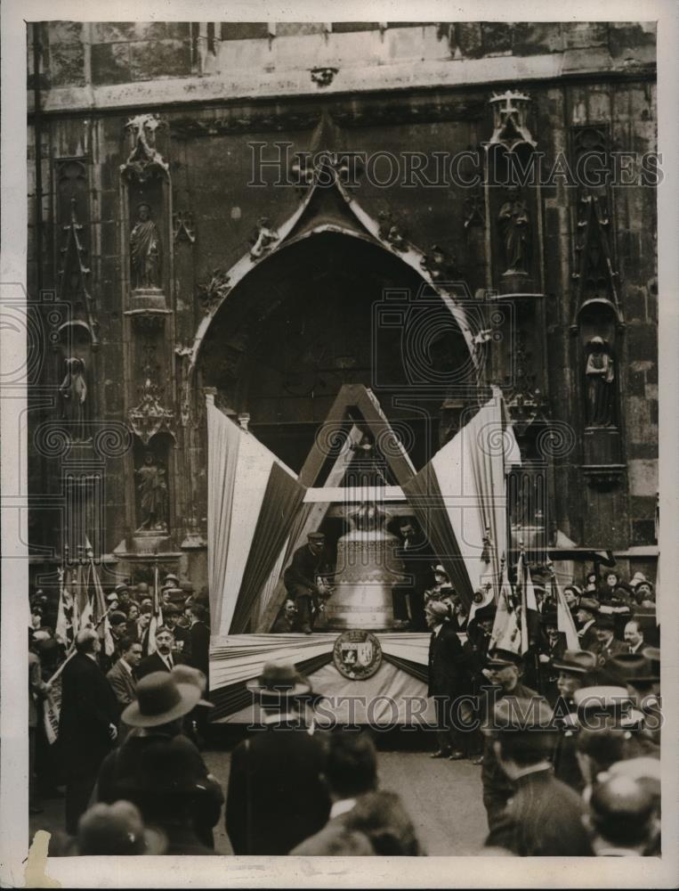 1926 Press Photo Bourdon de la Victoire Tenor Bell Marking Cemetery Site - Historic Images