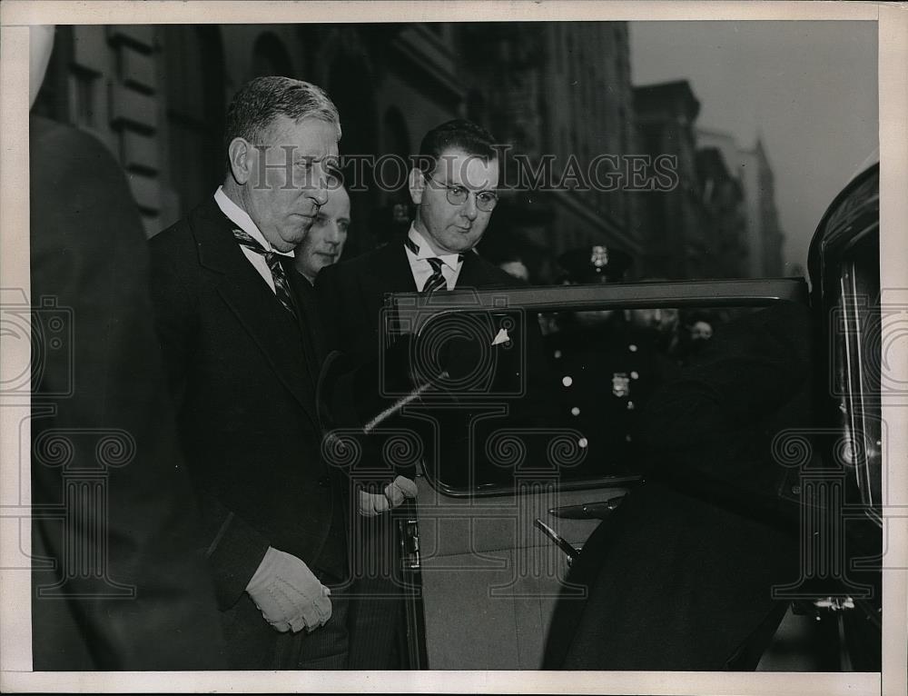 1937 Press Photo George Olvaney, Former Tammany Leader at Judge O'Neil Funeral - Historic Images