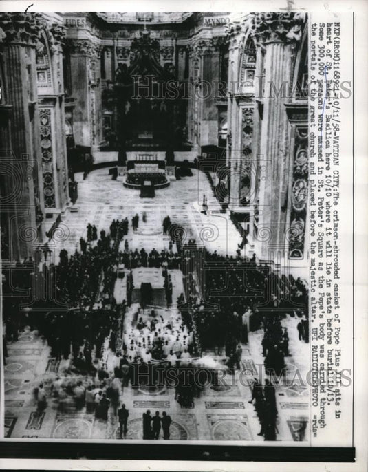 1958 Press Photo Vatican City, St Peter's Basilica, casket of Pope Pius XII - Historic Images