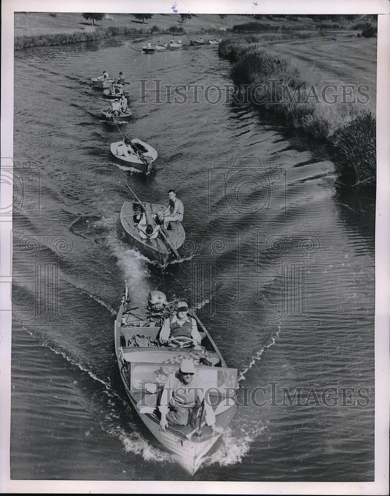 1953 Press Photo Ten Inland Skippers Towed Down Mystic River to Marblehead Race - Historic Images