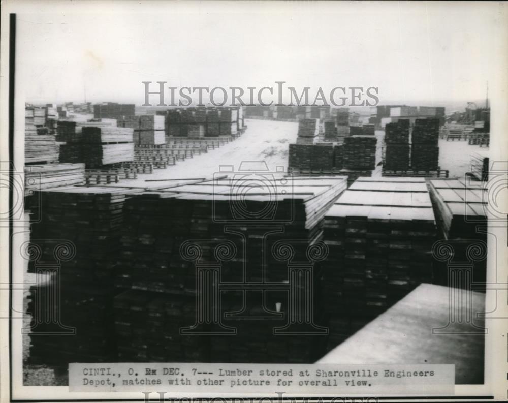 1945 Press Photo Lumber stored at Sharonville Engineers Depot, matches w/ other - Historic Images