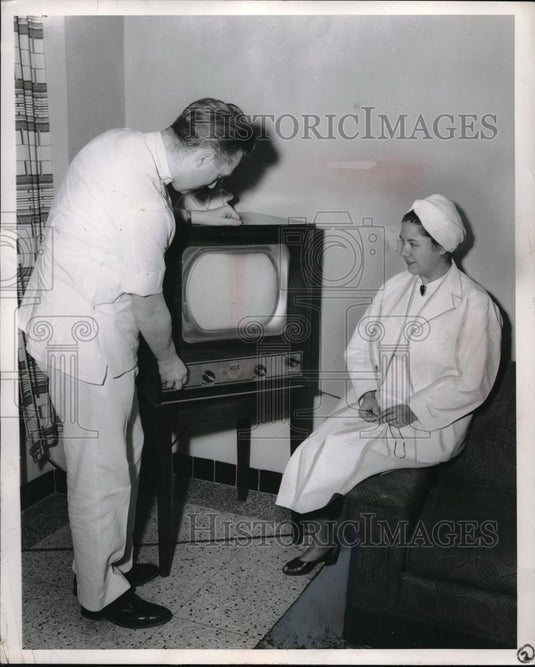 1953 Press Photo Tv Dr. Erhart Dr. Maria Rabage - Historic Images