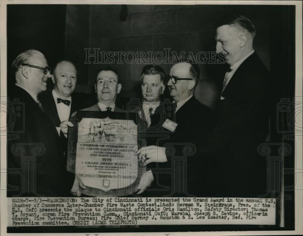 1950 Press Photo Herman W. Steinkraus, Safety Director Oris Hamilton, Thomas - Historic Images