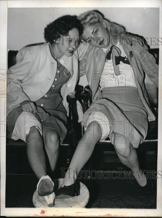 1946 Press Photo Mrs. Marion Fletcher & Miss Billy McClellan Gave Skin to Child - Historic Images