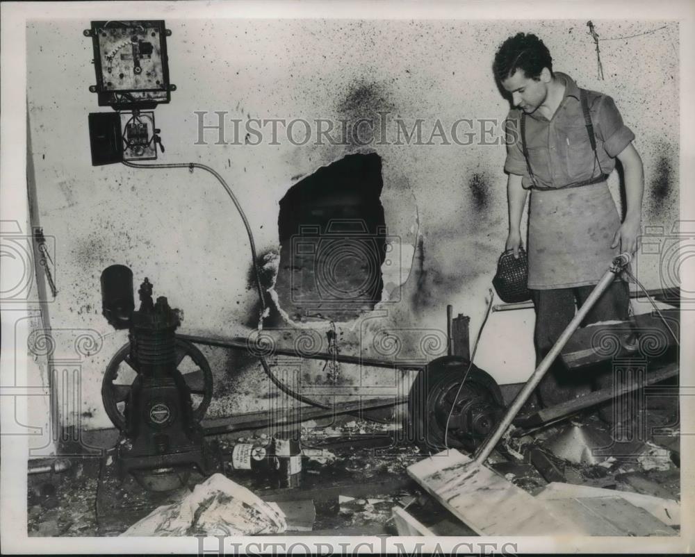 1939 Press Photo New York City Blast rips out wall in factory building - Historic Images