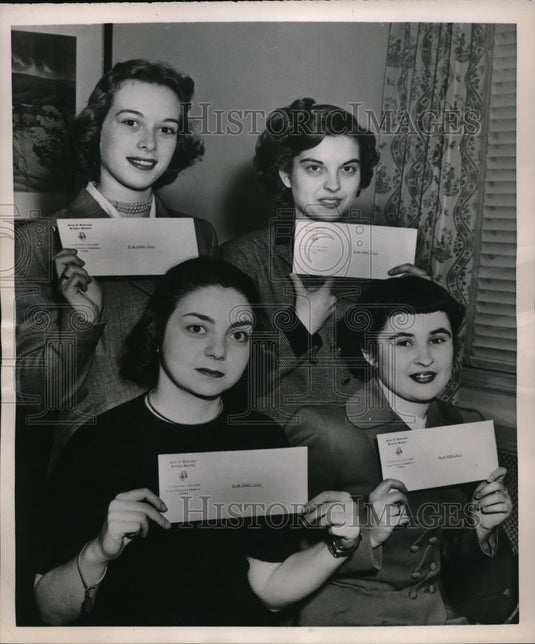 1951 Press Photo NYC coed volunteers G Gerstein,E Strobel,R Gilman,P Warren - Historic Images