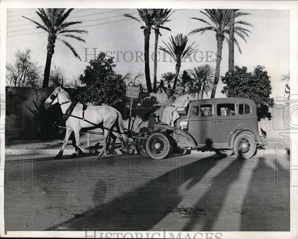 1943 Press Photo Dakar Gas Old Dobbin - Historic Images