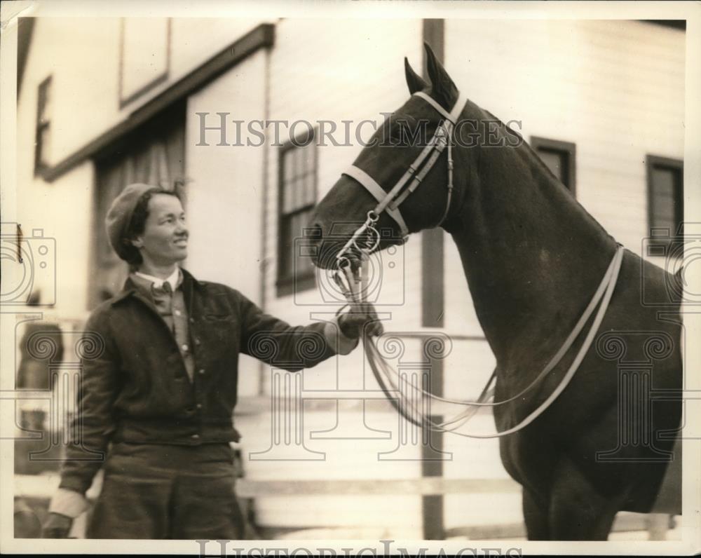 1933 Press Photo Ethel M Dolan of Springvale, Me & horse at Trail ride - Historic Images