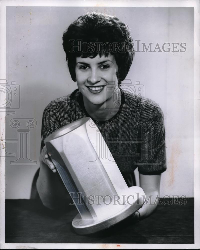 1962 Press Photo B.F. Goodrich Co new rivets in blow up model - Historic Images