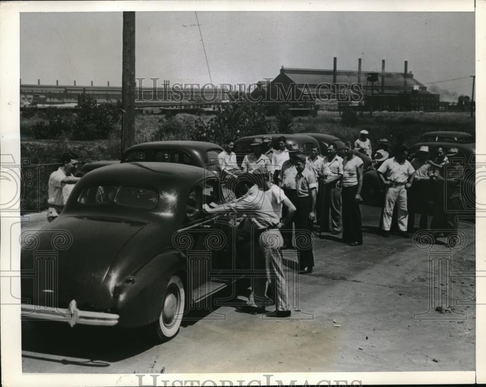 1941 Press Photo Great Lakes Steel Company Ecorse Michigan Employee Riots - Historic Images