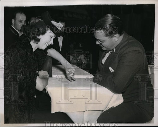 1938 Press Photo Gloria Day Tap Dancer At The Paradise Restaurant - Historic Images