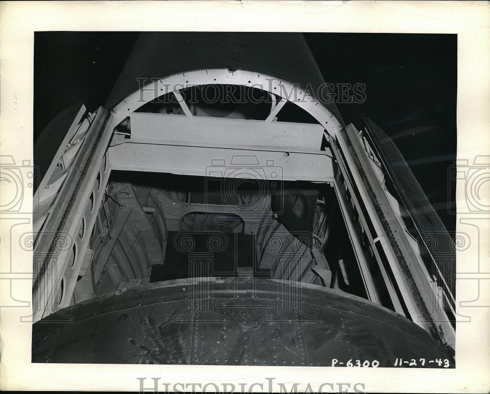 1944 Press Photo Wide cargo hatch for aircraft engines 7 war goods on Mariner tr - Historic Images