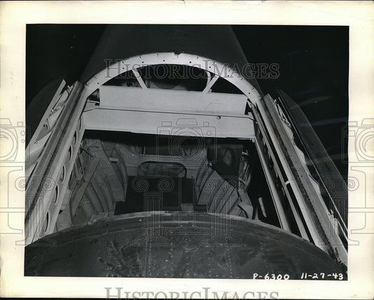 1944 Press Photo Wide cargo hatch for aircraft engines 7 war goods on Mariner tr - Historic Images