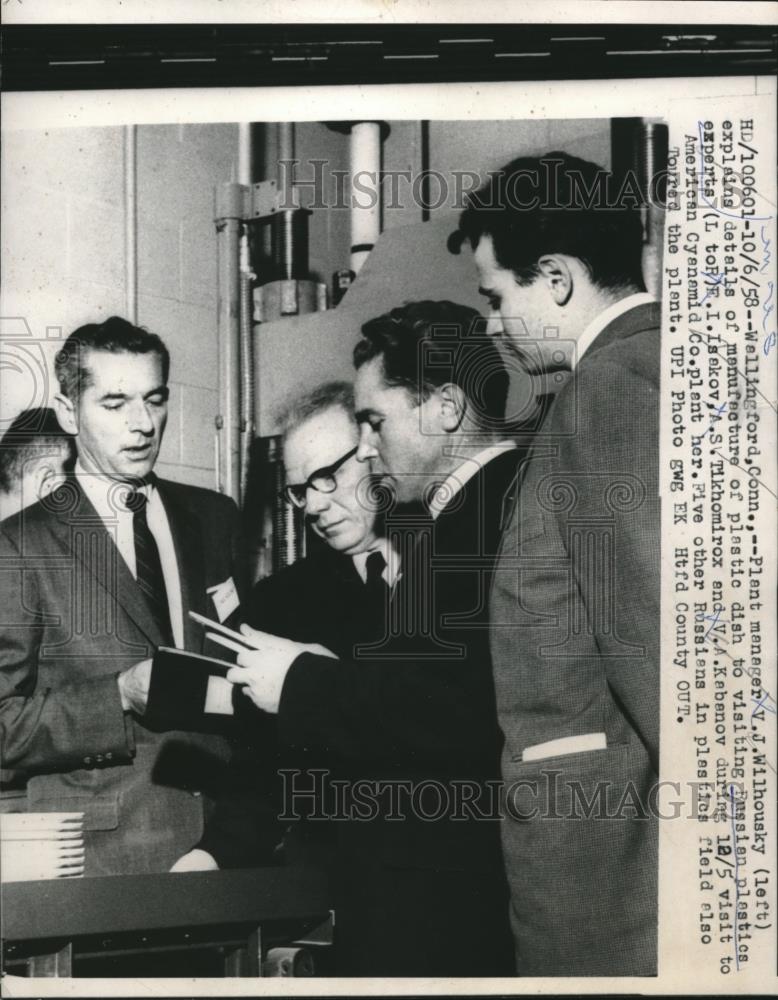 1958 Press Photo Wallingford,Conn VJ Wilhousk, I Asakov,As Tikomirox,VA Kabenov - Historic Images