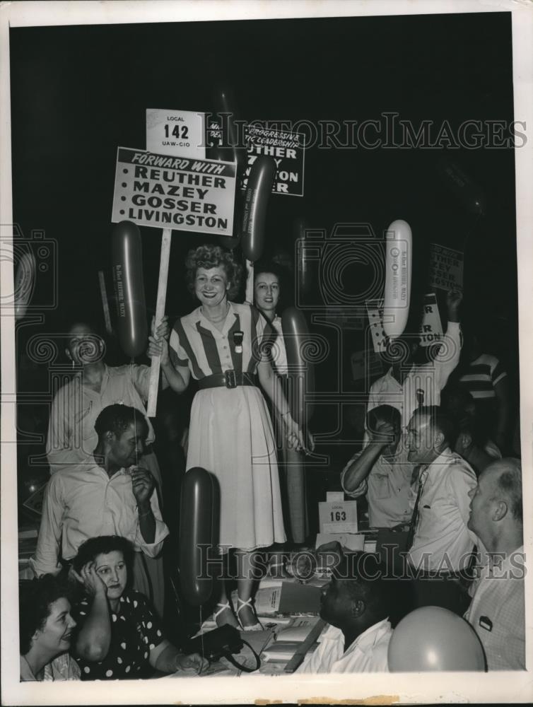 1949 Press Photo Supporters of President Walter Reuther - Historic Images