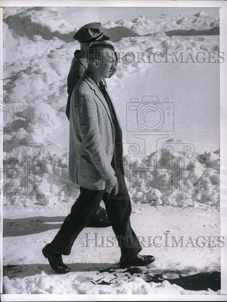 1958 Press Photo James House Dubuque Iowa Marine Corp Drills - Historic Images