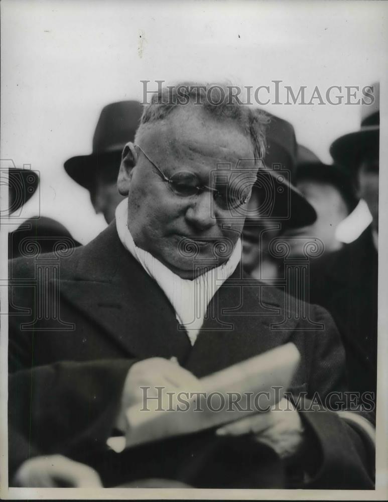 1933 Press Photo Maxim Litvinoff Arrives in NY Aboard S.S.Berengaria - Historic Images