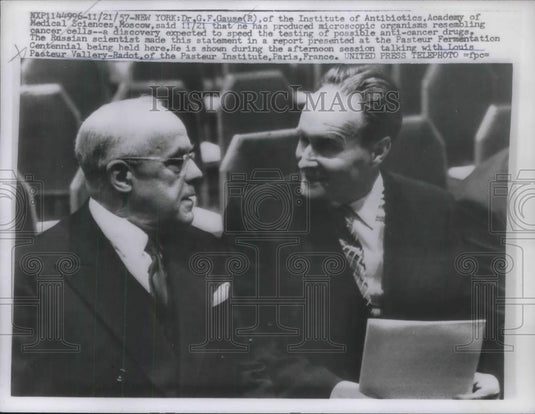 1957 Press Photo Dr G.F. Gausa, Inst of Antibioticsw & Louis P Vallery-Radot - Historic Images
