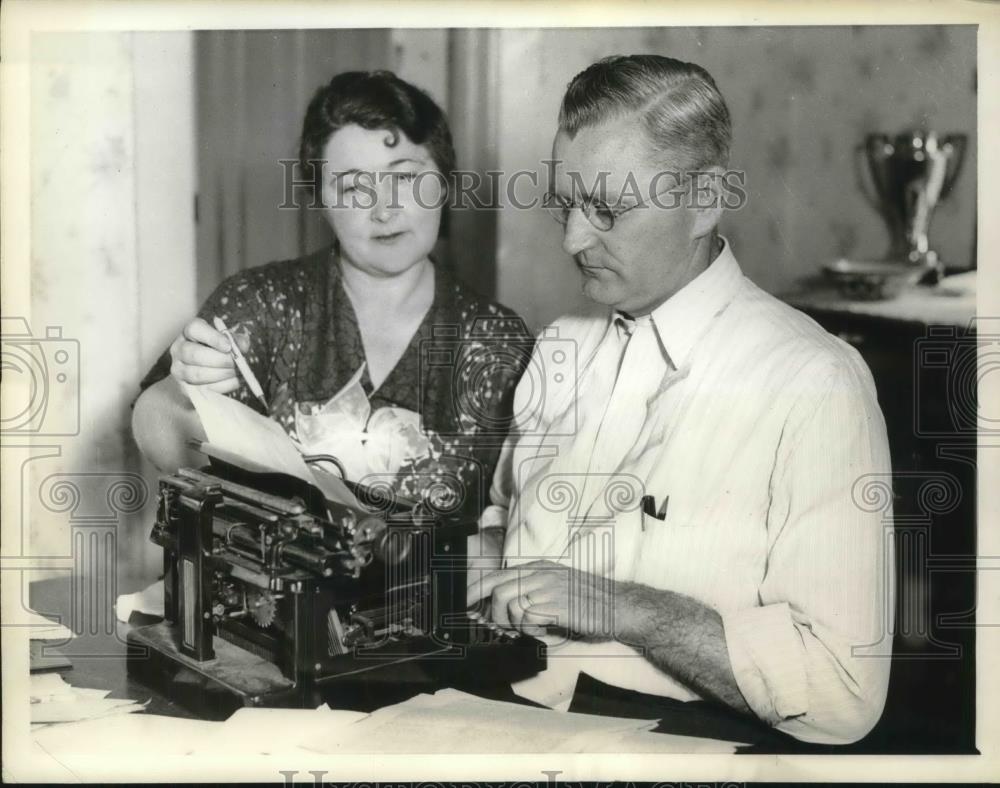 1936 Press Photo Portland, Me J.O. Oliver & wife campaign for Congress - Historic Images