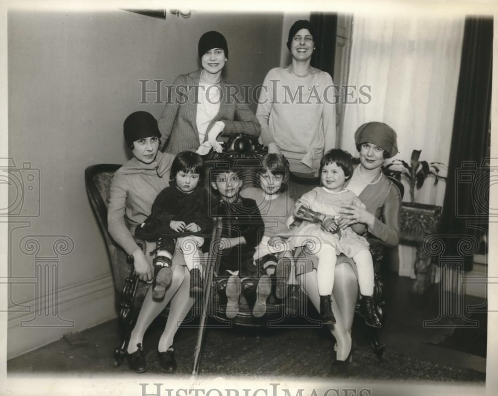 1928 Press Photo Miriam Miller,Susan Todd,Mar Zolnay,Camilla Miller &amp; kids - Historic Images